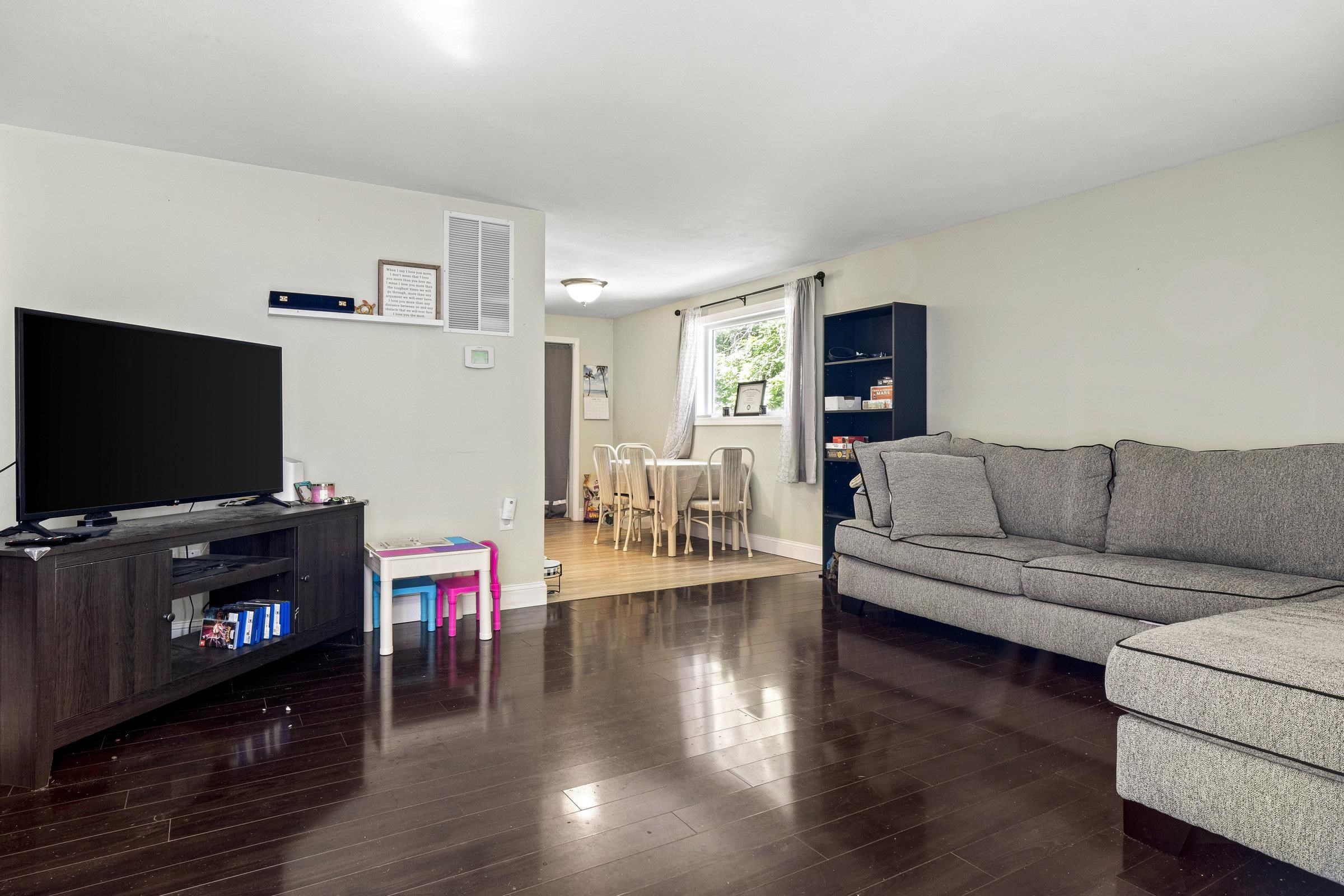 29 Webber Road, Unit A Hampstead, NH 03826 - Photo 4 of 24 Gallery Image 4