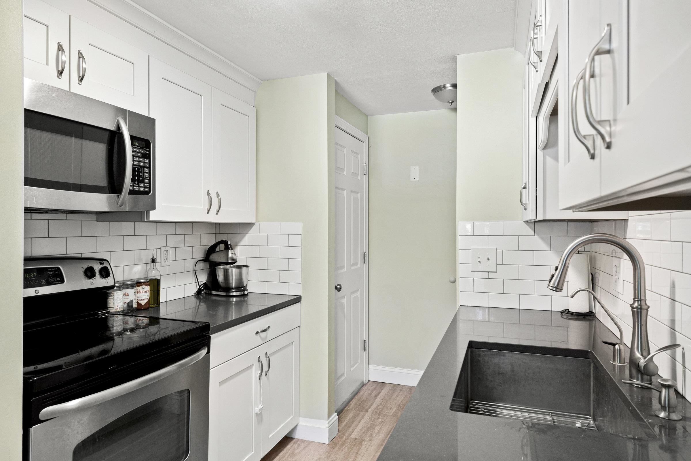 29 Webber Road, Unit A Hampstead, NH 03826 - Photo 9 of 24 Gallery Image 9