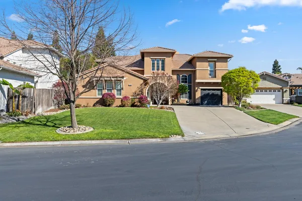 $830,000 | 3809 Sundance Lake Court, Modesto, CA 95355