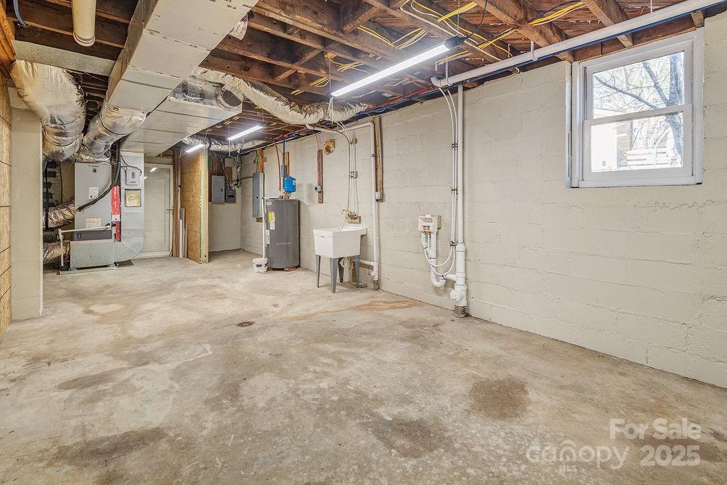 55 Cisco Road Asheville, NC 28805 - Photo 32 of 38 a view of empty room