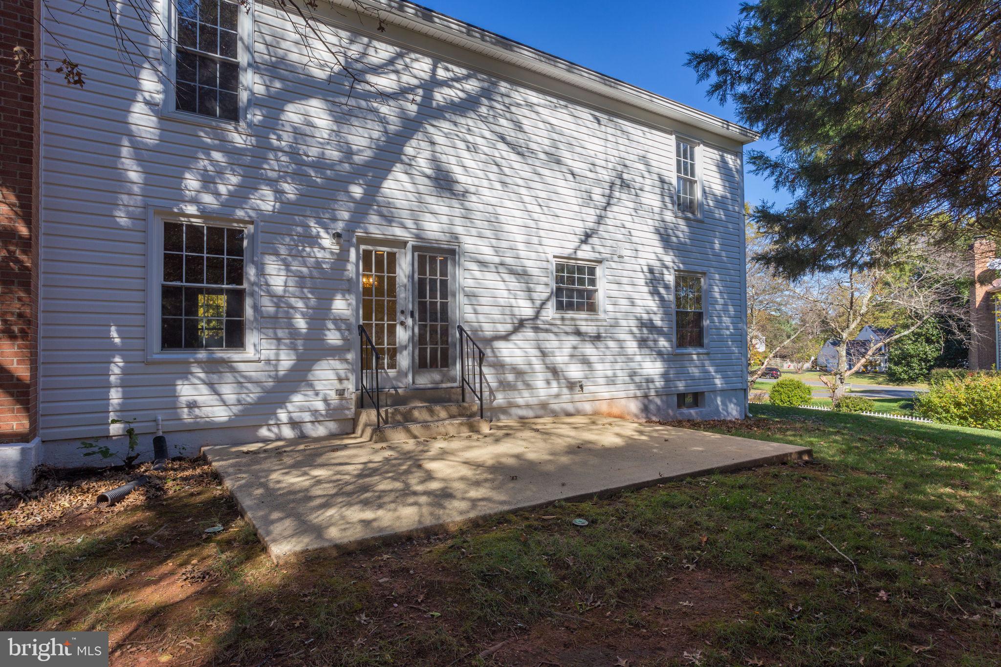 160 Peyton Road Sterling, VA 20165 - Photo 35 of 44 Patio