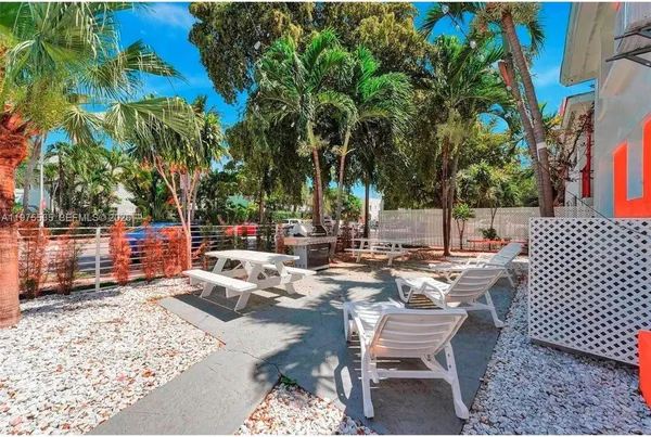 $4,500,000 | 1000 7th Street, Miami Beach, FL 33139