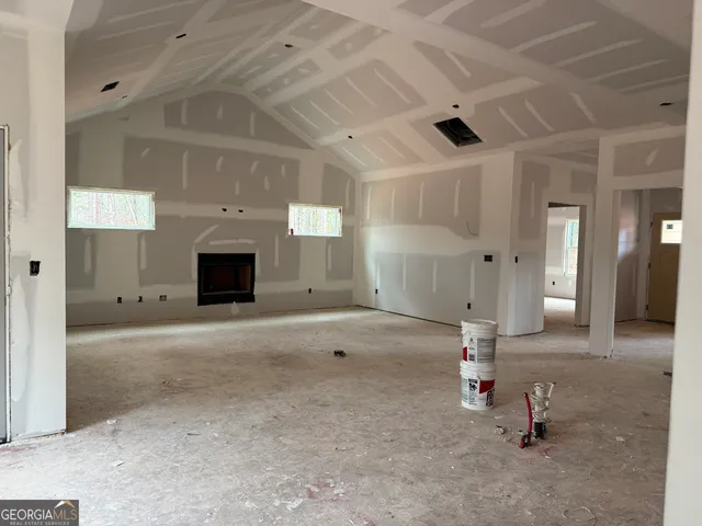 a view of livingroom with furniture