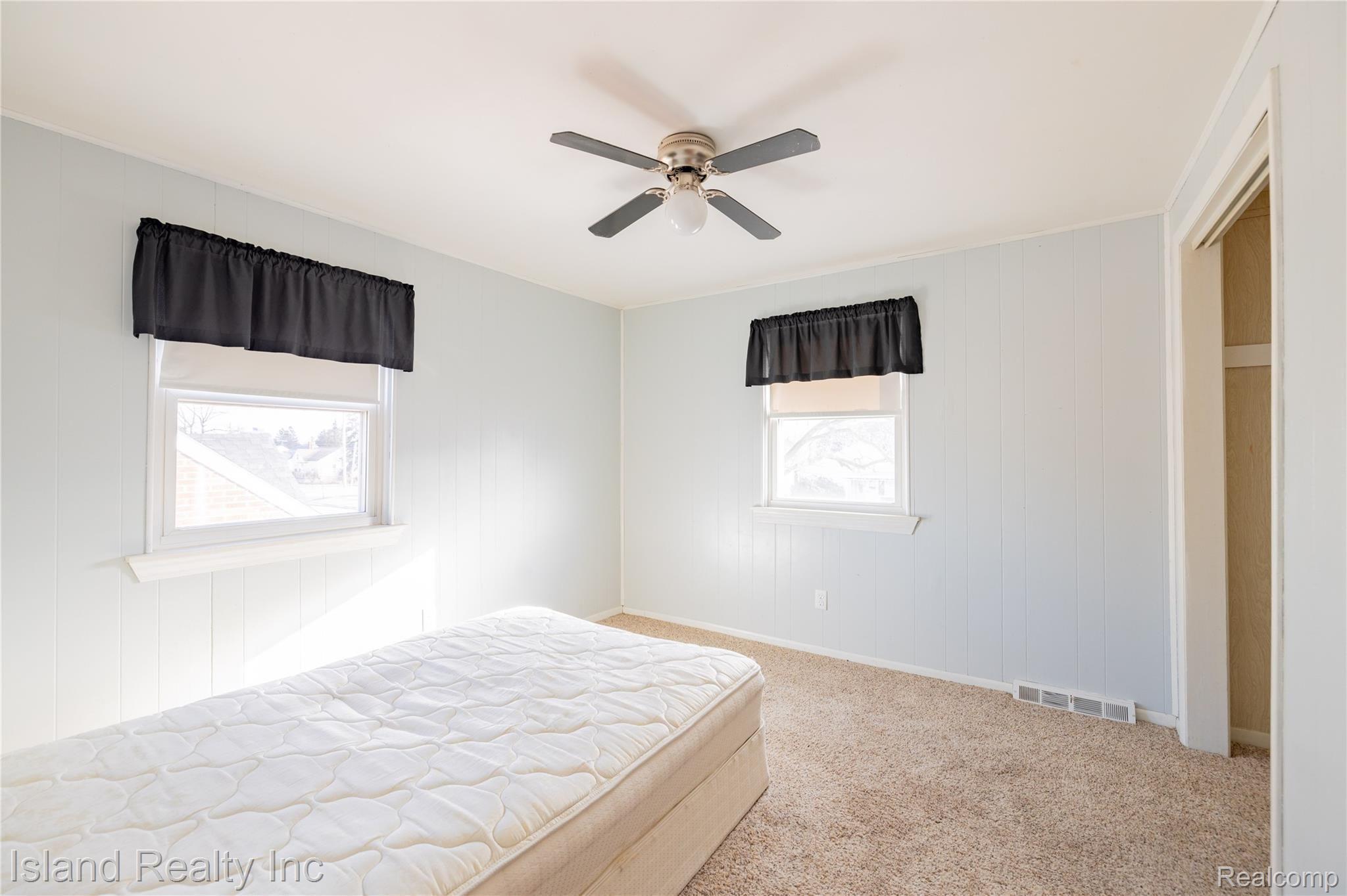 12972 Kerr Street Southgate, MI 48195 - Photo 19 of 28 12972 Kerr, Southgate (22 of 32).jpg
