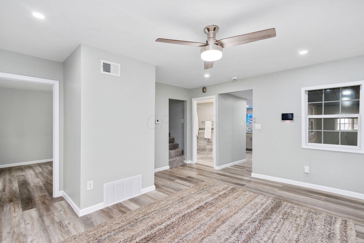 244 North Swain Avenue La Rue, OH 43332 - Photo 5 of 23 Living Room