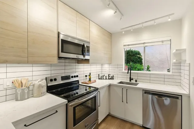 $799,000 | 415 Oak Avenue, Redwood City, CA 94061