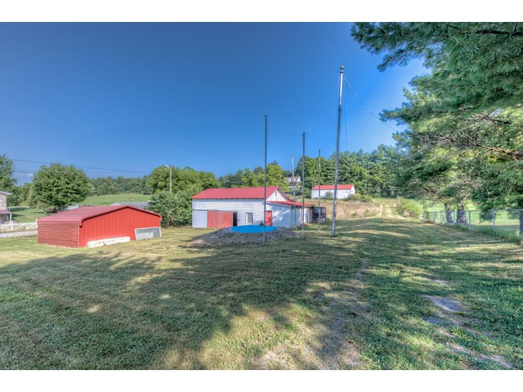 411 V I Ranch Road Bristol, TN 37620 - Photo 4 of 24 Photo 4