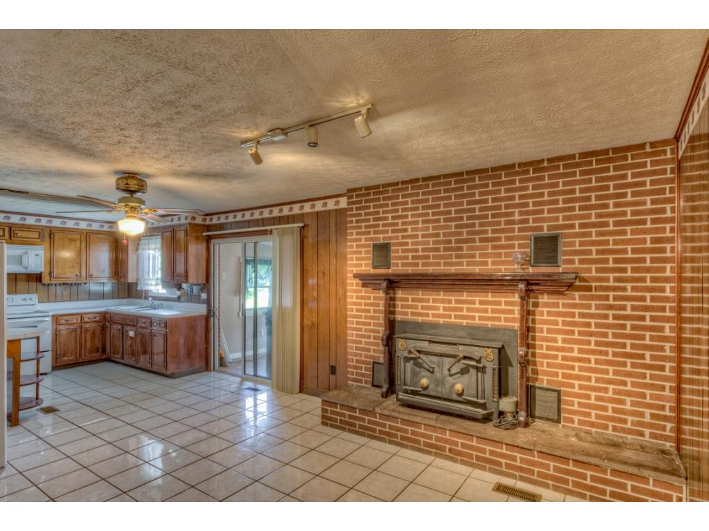 411 V I Ranch Road Bristol, TN 37620 - Photo 7 of 24 Photo 7