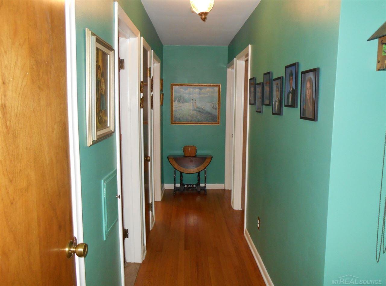643 Barrington Road Grosse Pointe Park, MI 48230 - Photo 13 of 30