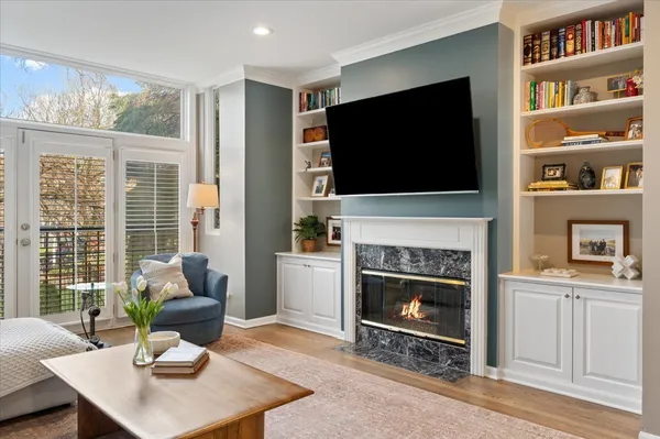 $5,400 | 1214 West School Street, Chicago, IL 60657