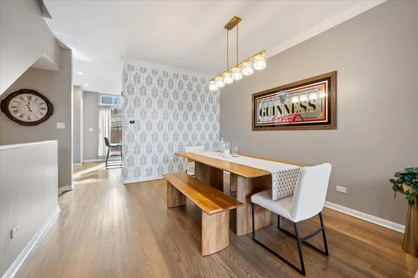$5,400 | 1214 West School Street, Chicago, IL 60657