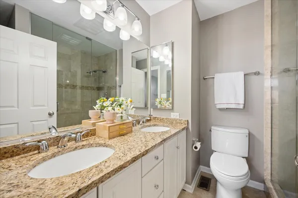 $5,400 | 1214 West School Street, Chicago, IL 60657