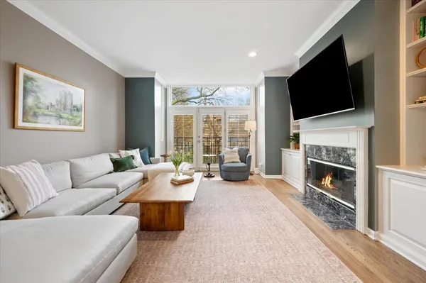$5,400 | 1214 West School Street, Chicago, IL 60657
