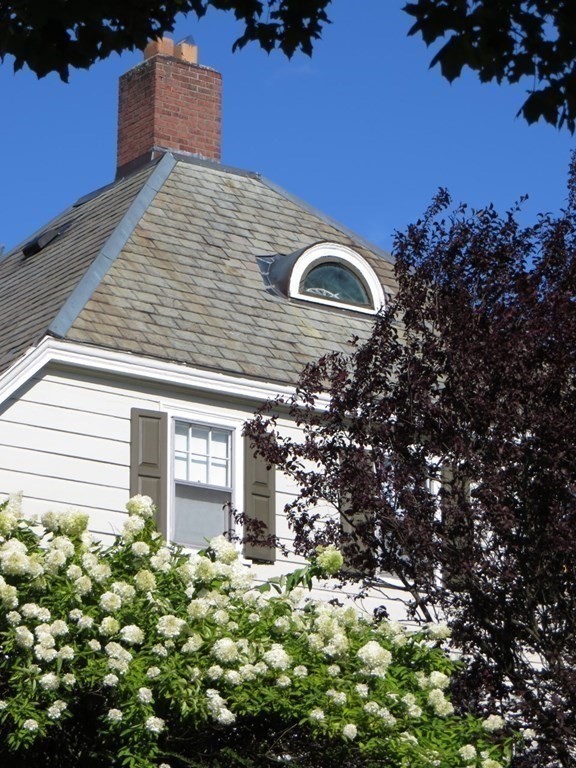 91 Manthorne Road Boston, MA 02132 - Photo 5 of 42 Gallery Image 5