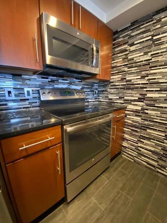 1933 Commonwealth Avenue, Unit 606 Boston, MA 02135 - Photo 5 of 19