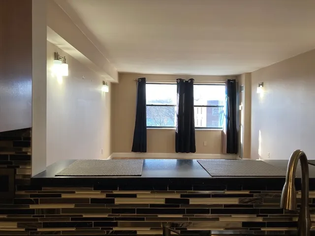 $2,875 | 1933 Commonwealth Avenue, Unit 606, Boston, MA 02135