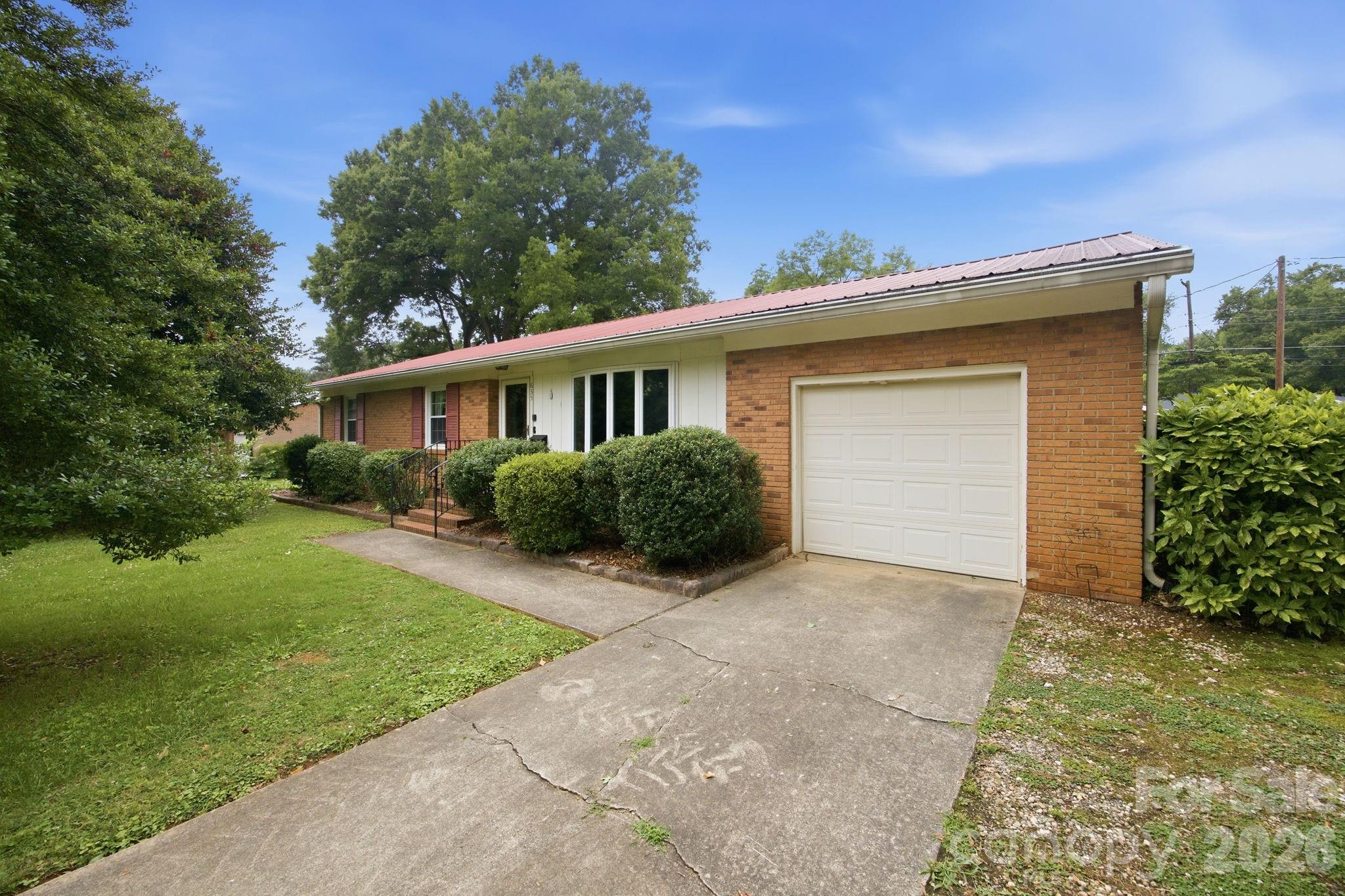 635 Fieldstone Road Mooresville, NC 28115 - Photo 2 of 44