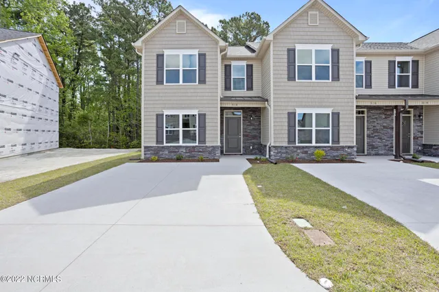 $1,475 | 318 Glenellen Loop Road, Midway Park, NC 28544