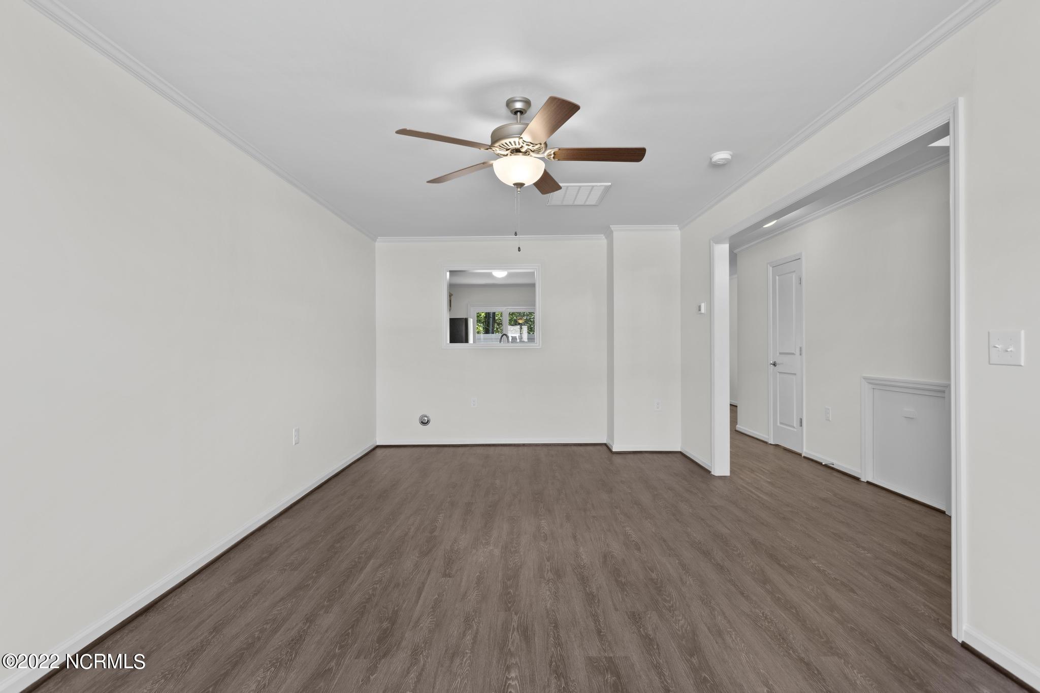 318 Glenellen Loop Road Midway Park, NC 28544 - Photo 3 of 17 318 GE Loop Bonus