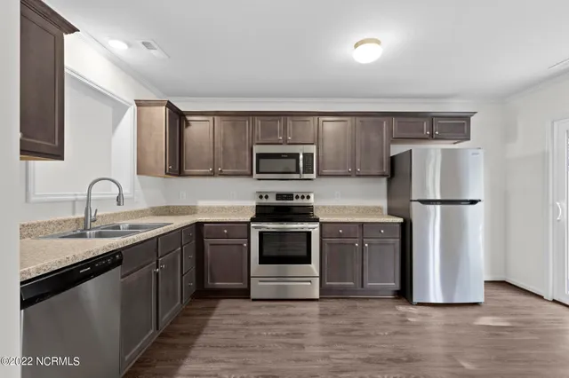 $1,475 | 318 Glenellen Loop Road, Midway Park, NC 28544