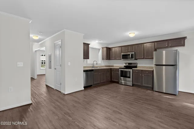 $1,475 | 318 Glenellen Loop Road, Midway Park, NC 28544