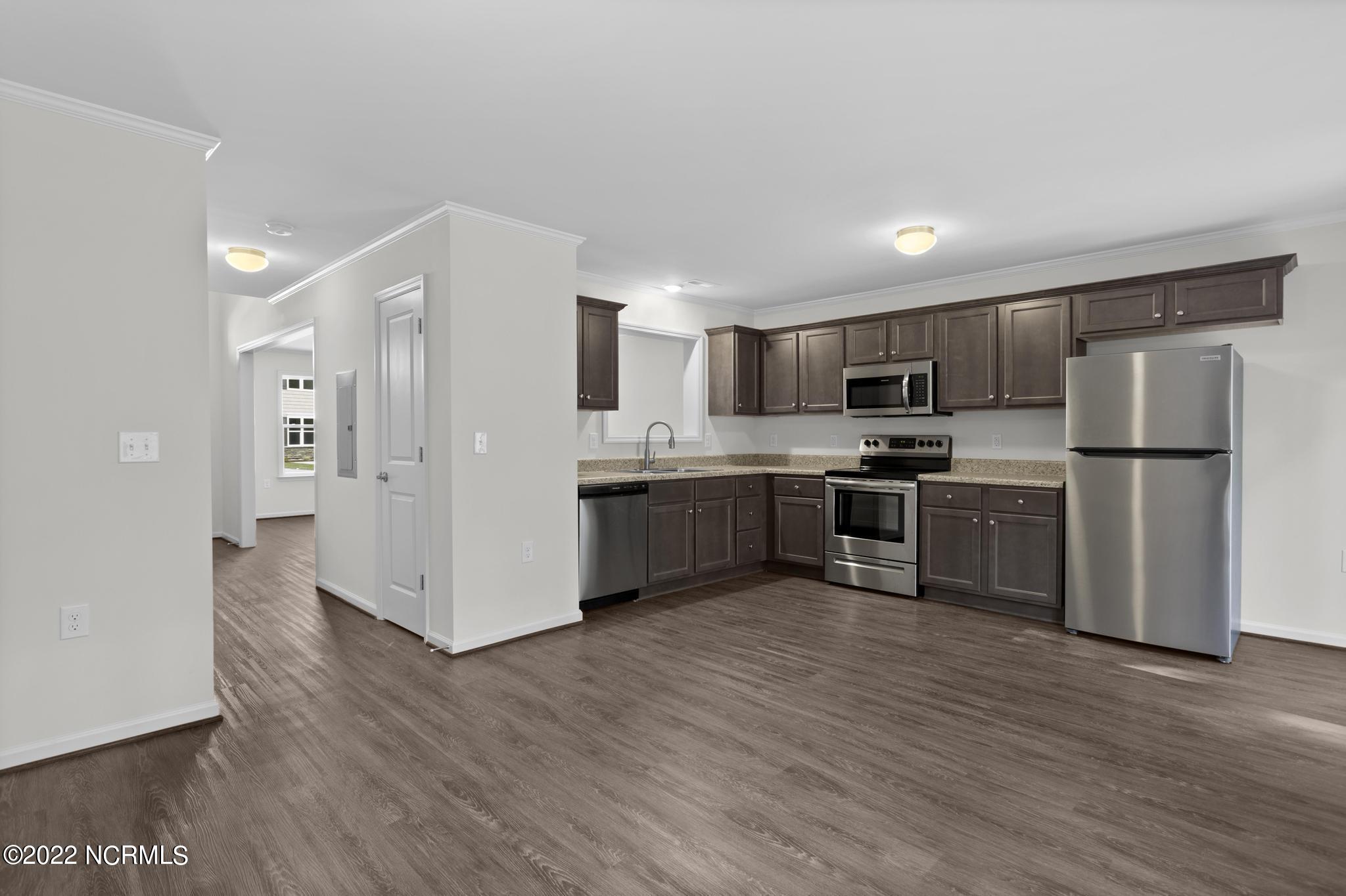 318 Glenellen Loop Road Midway Park, NC 28544 - Photo 8 of 17 318 GE Loop Kitchen