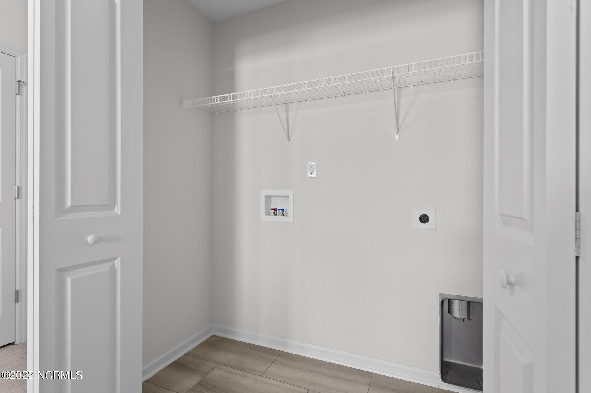 318 Glenellen Loop Road Midway Park, NC 28544 - Photo 9 of 17 318 GE Loop Laundry