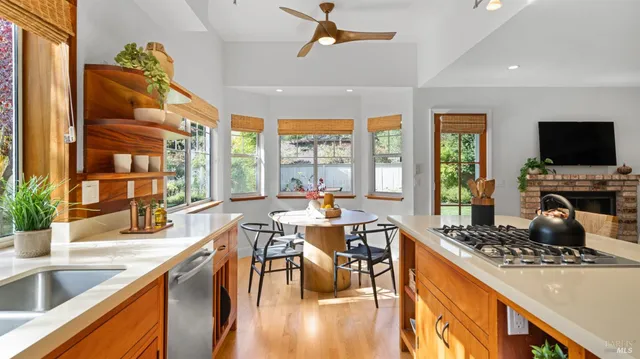 $1,099,000 | 63 Windsor Lane, Petaluma, CA 94952