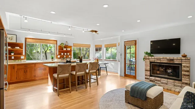 $1,099,000 | 63 Windsor Lane, Petaluma, CA 94952