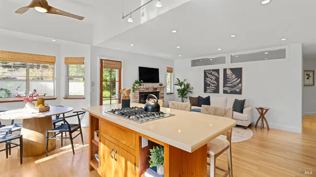 $1,099,000 | 63 Windsor Lane, Petaluma, CA 94952