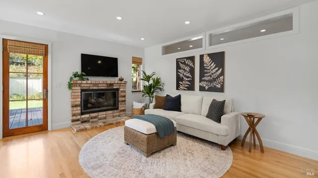 $1,099,000 | 63 Windsor Lane, Petaluma, CA 94952