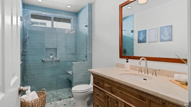 $1,099,000 | 63 Windsor Lane, Petaluma, CA 94952