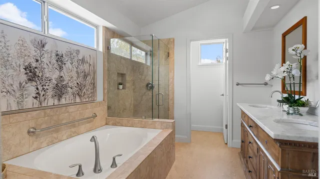 $1,099,000 | 63 Windsor Lane, Petaluma, CA 94952