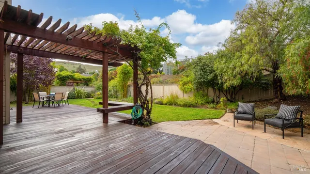 $1,099,000 | 63 Windsor Lane, Petaluma, CA 94952