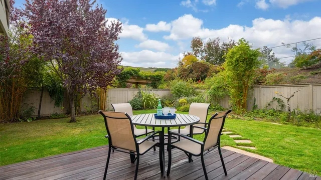 $1,099,000 | 63 Windsor Lane, Petaluma, CA 94952