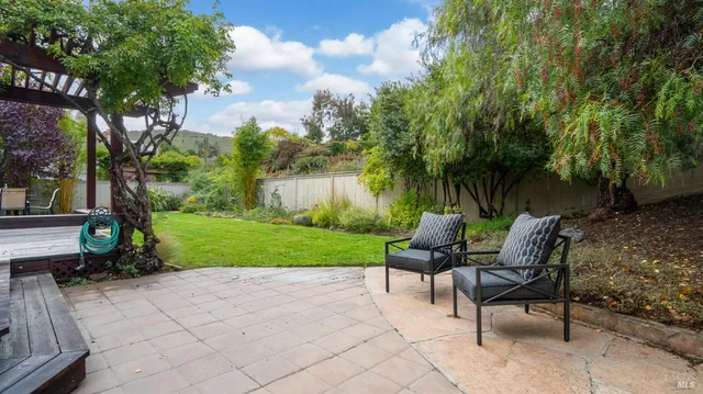 $1,099,000 | 63 Windsor Lane, Petaluma, CA 94952