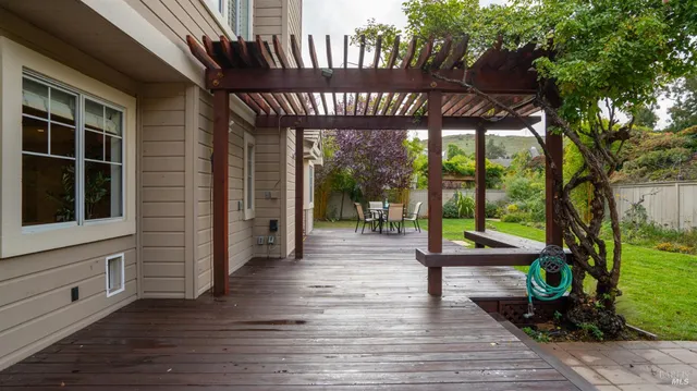 $1,099,000 | 63 Windsor Lane, Petaluma, CA 94952