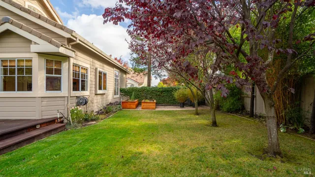 $1,099,000 | 63 Windsor Lane, Petaluma, CA 94952