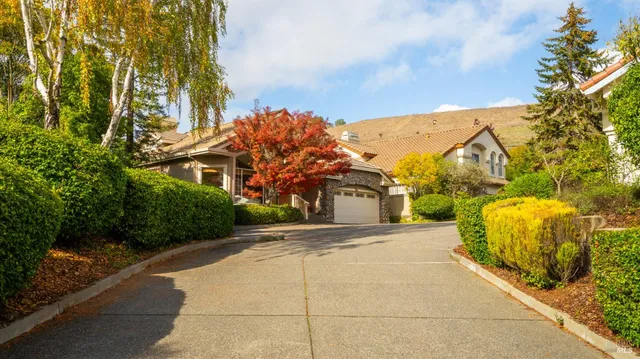 $1,099,000 | 63 Windsor Lane, Petaluma, CA 94952