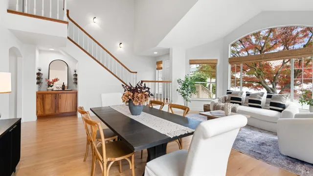 $1,099,000 | 63 Windsor Lane, Petaluma, CA 94952