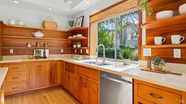 $1,099,000 | 63 Windsor Lane, Petaluma, CA 94952