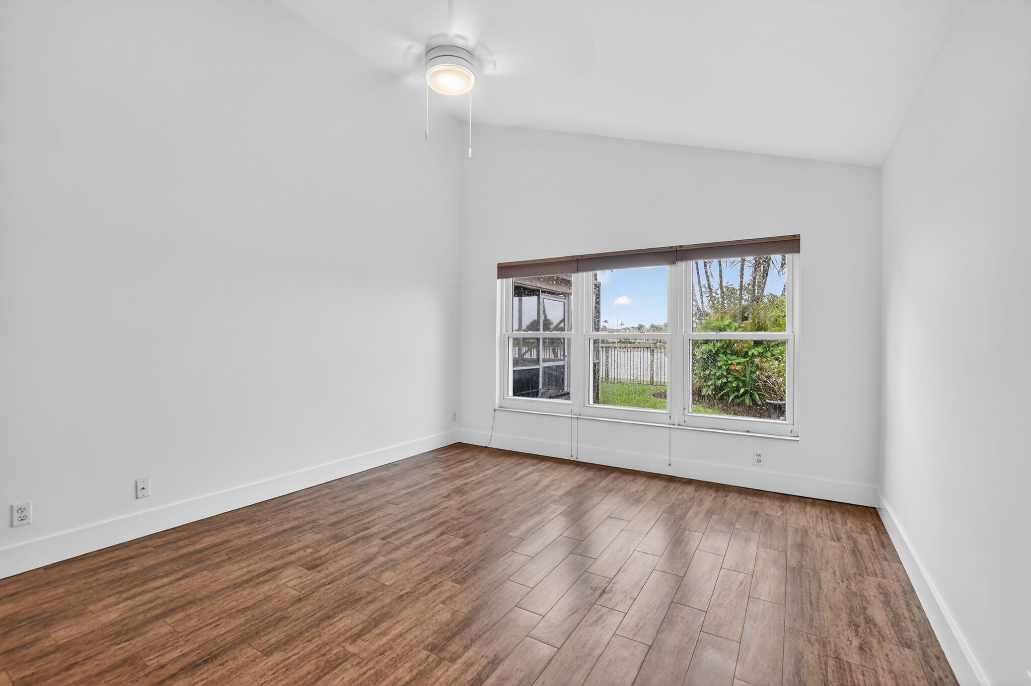 22608 Middletown Drive Boca Raton, FL 33428 - Photo 14 of 35 Master 1st floor