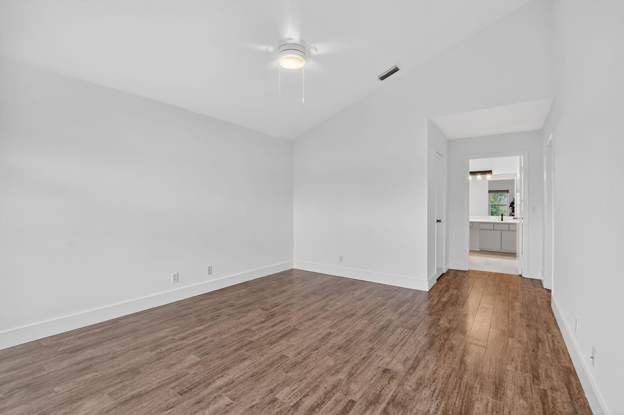 22608 Middletown Drive Boca Raton, FL 33428 - Photo 15 of 35 Master 1st floor