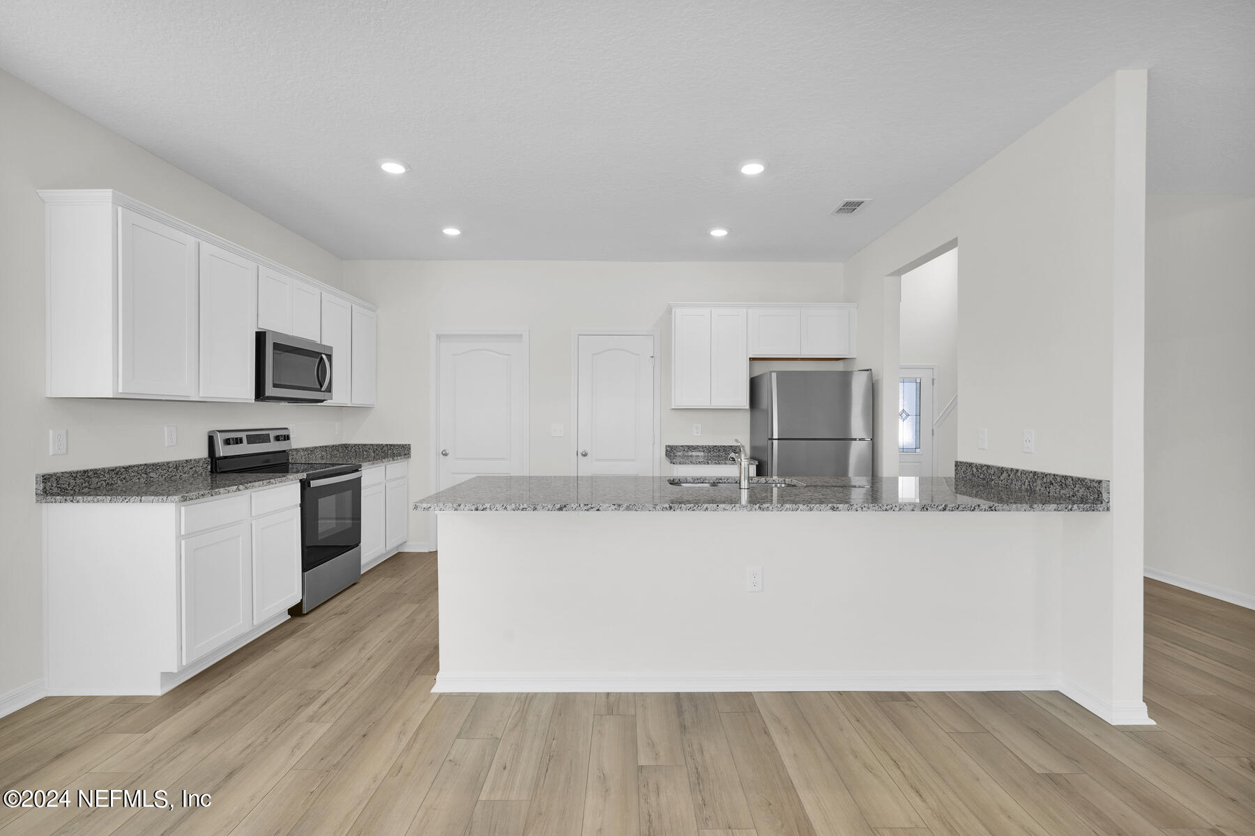 6900 Myrtle Oak Road Jacksonville, FL 32219 - Photo 4 of 11 Florida_Four Winds_R_007