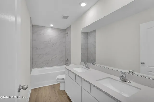 $411,900 | 6900 Myrtle Oak Road, Jacksonville, FL 32219