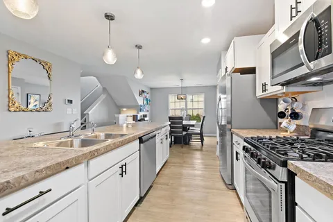 $300,000 | 2387 Alison Avenue, Pingree Grove, IL 60140
