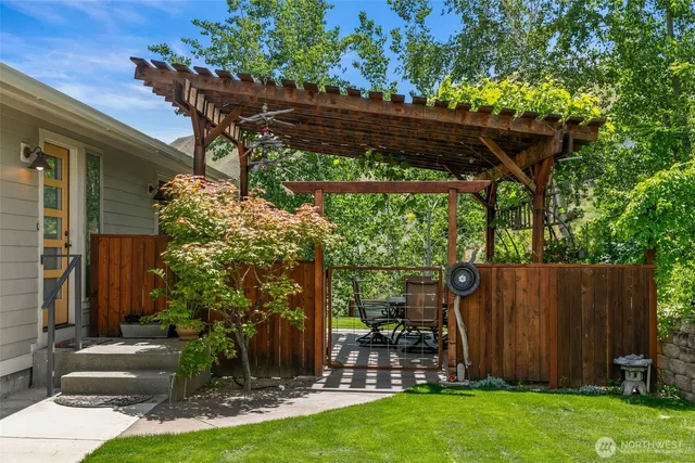 a view of outdoor space yard and patio