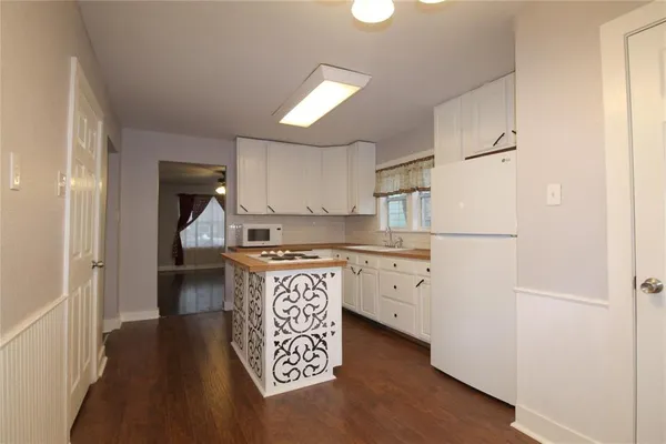 $1,495 | 509 West Bullock Street, Denison, TX 75020