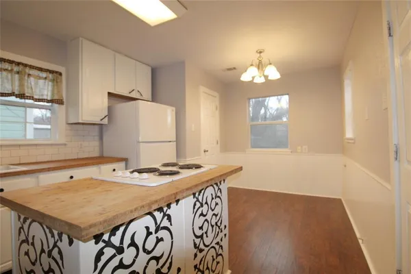 $1,495 | 509 West Bullock Street, Denison, TX 75020