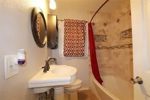 $1,495 | 509 West Bullock Street, Denison, TX 75020